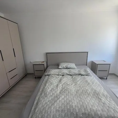 Daire Stylish, Cozy Vacation Apartment, Sea View